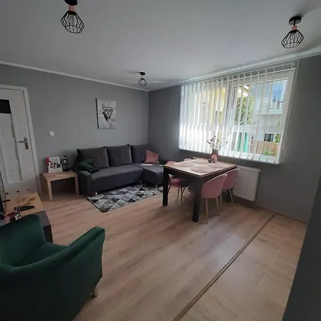 I W Ustroniu Morskim אכסניה אוסטרוני מורסקי