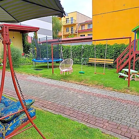 I W Ustroniu Morskim 山林小屋